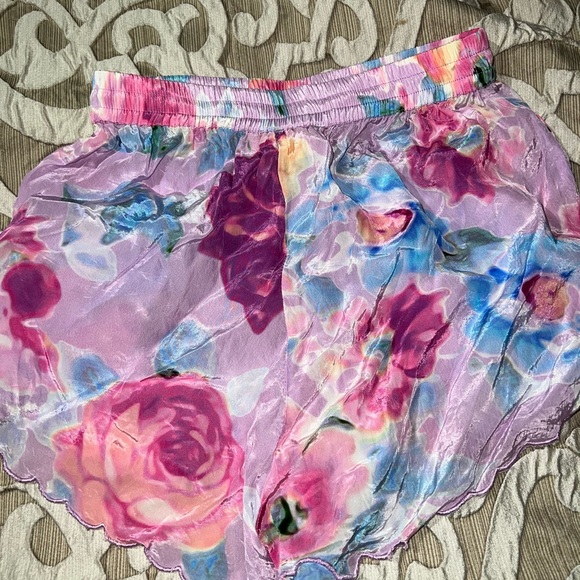 Rococo Sand Shorts - Picture 3 of 5